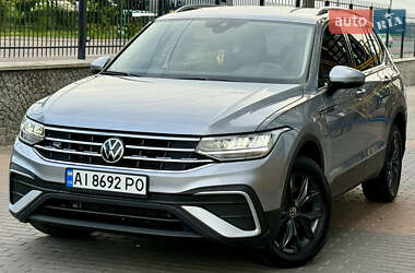 Позашляховик / Кросовер Volkswagen Tiguan 2023 в 