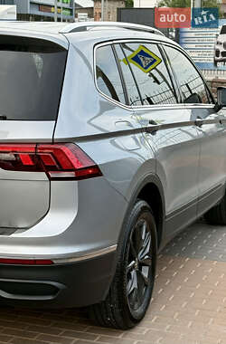 Позашляховик / Кросовер Volkswagen Tiguan 2023 в 