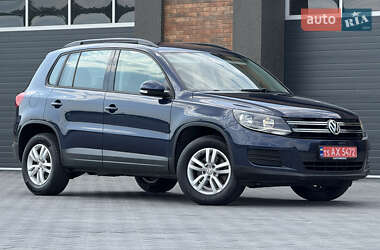 Позашляховик / Кросовер Volkswagen Tiguan 2015 в Чернівцях