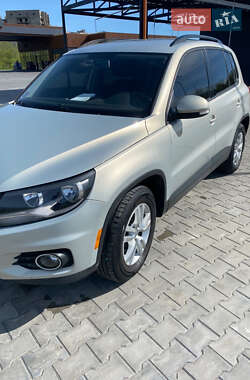 Внедорожник / Кроссовер Volkswagen Tiguan 2014 в 
