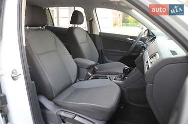 Внедорожник / Кроссовер Volkswagen Tiguan 2018 в 