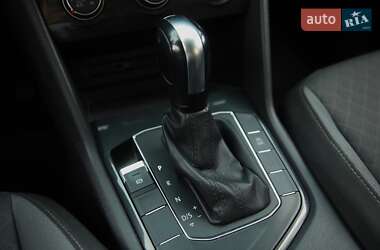 Внедорожник / Кроссовер Volkswagen Tiguan 2018 в 
