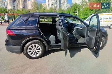 Позашляховик / Кросовер Volkswagen Tiguan 2017 в 