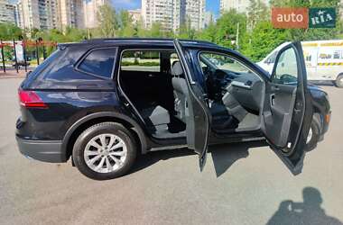 Позашляховик / Кросовер Volkswagen Tiguan 2017 в 