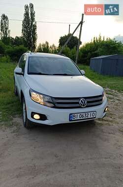 Позашляховик / Кросовер Volkswagen Tiguan 2014 в 