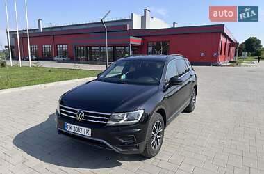 Внедорожник / Кроссовер Volkswagen Tiguan 2019 в 
