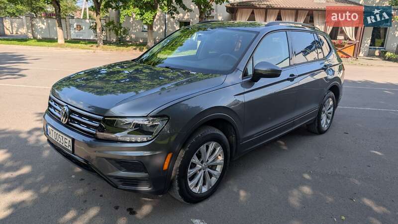 Внедорожник / Кроссовер Volkswagen Tiguan 2017 в 