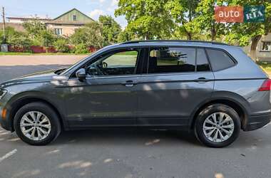 Внедорожник / Кроссовер Volkswagen Tiguan 2017 в 