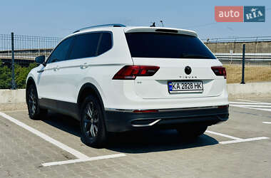 Внедорожник / Кроссовер Volkswagen Tiguan 2024 в 