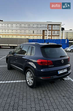 Позашляховик / Кросовер Volkswagen Tiguan 2012 в 