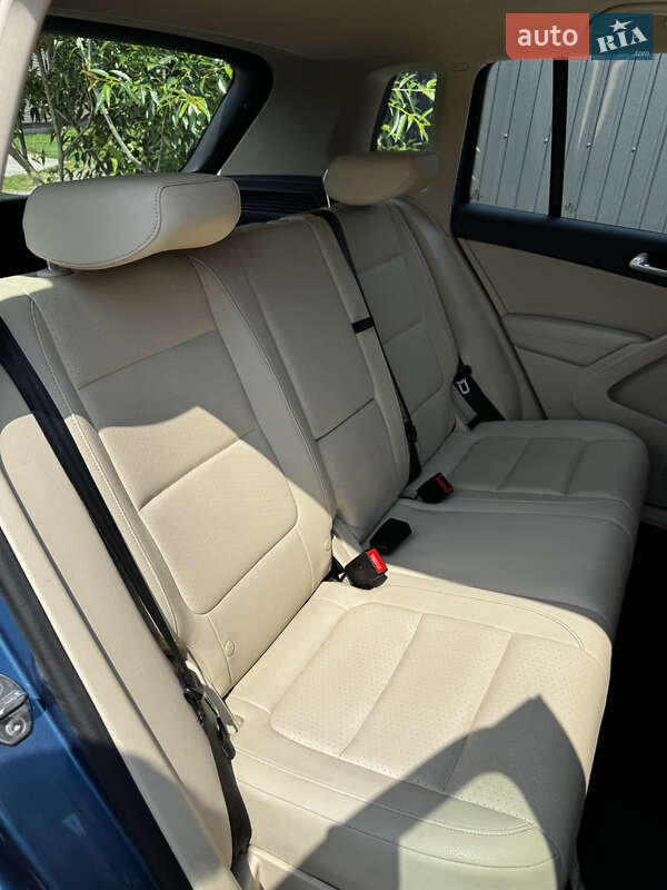 Внедорожник / Кроссовер Volkswagen Tiguan 2017 в Ирпене