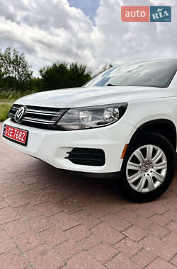 Внедорожник / Кроссовер Volkswagen Tiguan 2017 в 