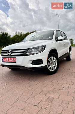 Внедорожник / Кроссовер Volkswagen Tiguan 2017 в 