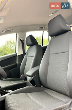 Внедорожник / Кроссовер Volkswagen Tiguan 2017 в 