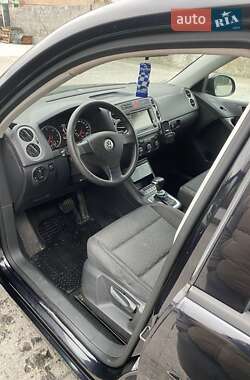 Внедорожник / Кроссовер Volkswagen Tiguan 2009 в 