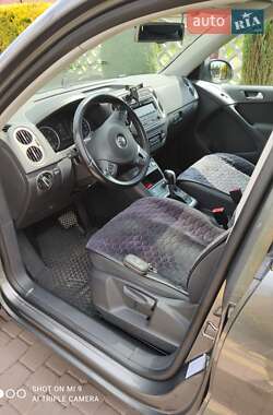 Внедорожник / Кроссовер Volkswagen Tiguan 2011 в 