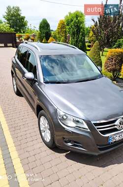 Внедорожник / Кроссовер Volkswagen Tiguan 2011 в 