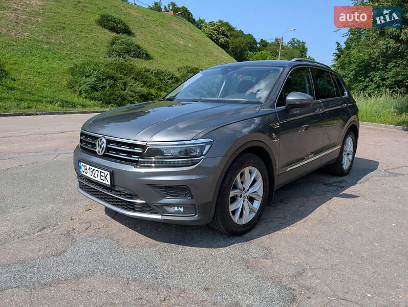 Внедорожник / Кроссовер Volkswagen Tiguan 2017 в Чернигове