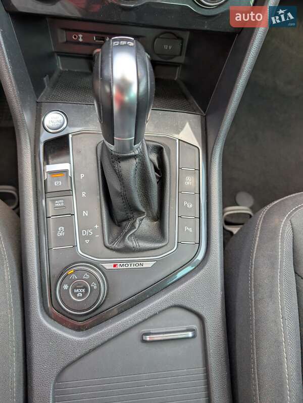 Внедорожник / Кроссовер Volkswagen Tiguan 2017 в Чернигове