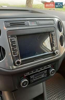 Внедорожник / Кроссовер Volkswagen Tiguan 2014 в 