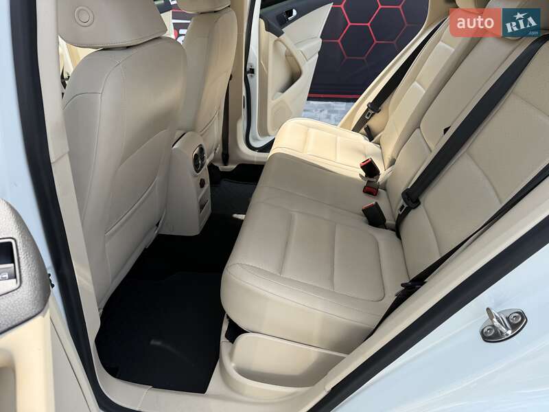 Внедорожник / Кроссовер Volkswagen Tiguan 2016 в Днепре