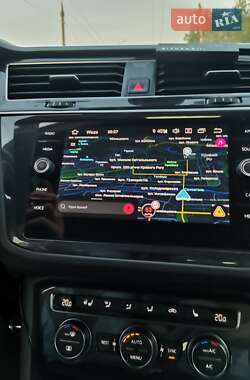 Позашляховик / Кросовер Volkswagen Tiguan 2019 в 