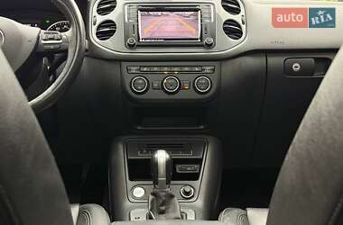 Внедорожник / Кроссовер Volkswagen Tiguan 2016 в 