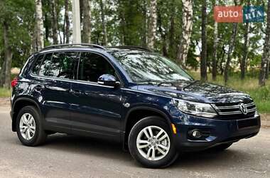 Внедорожник / Кроссовер Volkswagen Tiguan 2015 в Ахтырке