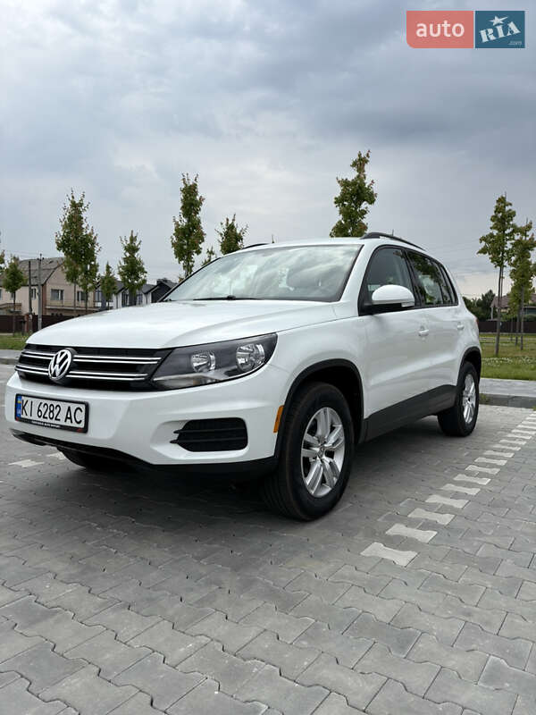 Внедорожник / Кроссовер Volkswagen Tiguan 2016 в 