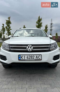 Внедорожник / Кроссовер Volkswagen Tiguan 2016 в 