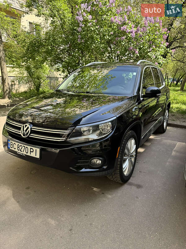 Внедорожник / Кроссовер Volkswagen Tiguan 2012 в 
