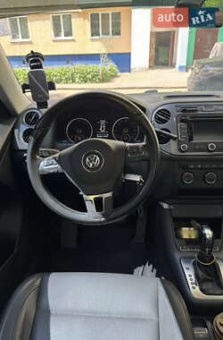 Внедорожник / Кроссовер Volkswagen Tiguan 2012 в 
