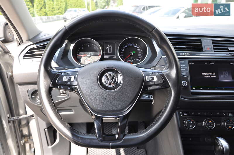 Внедорожник / Кроссовер Volkswagen Tiguan 2016 в Одессе