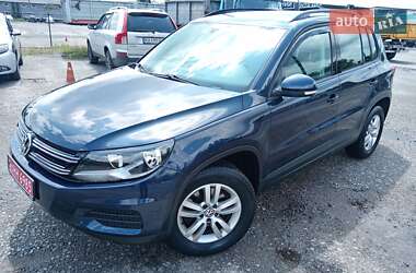 Позашляховик / Кросовер Volkswagen Tiguan 2016 в Києві