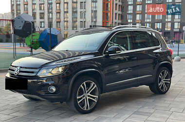 Внедорожник / Кроссовер Volkswagen Tiguan 2016 в 