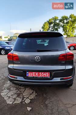 Внедорожник / Кроссовер Volkswagen Tiguan 2016 в 