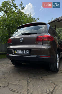 Внедорожник / Кроссовер Volkswagen Tiguan 2012 в 