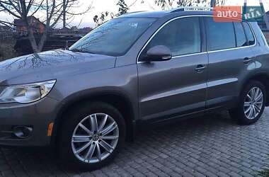 Внедорожник / Кроссовер Volkswagen Tiguan 2011 в 