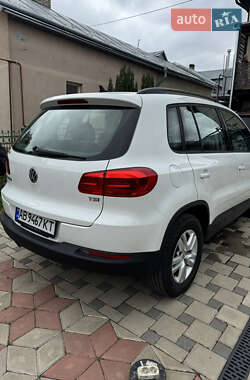 Внедорожник / Кроссовер Volkswagen Tiguan 2017 в 