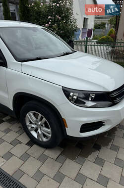 Внедорожник / Кроссовер Volkswagen Tiguan 2017 в 