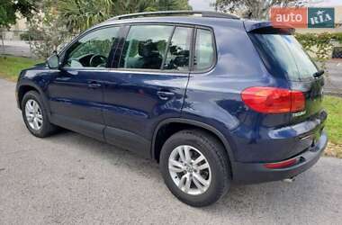 Внедорожник / Кроссовер Volkswagen Tiguan 2015 в 