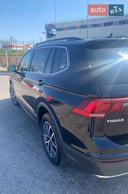 Внедорожник / Кроссовер Volkswagen Tiguan 2021 в 