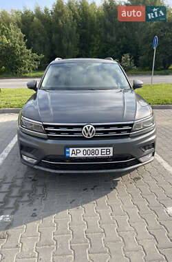 Внедорожник / Кроссовер Volkswagen Tiguan 2017 в Хмельницком