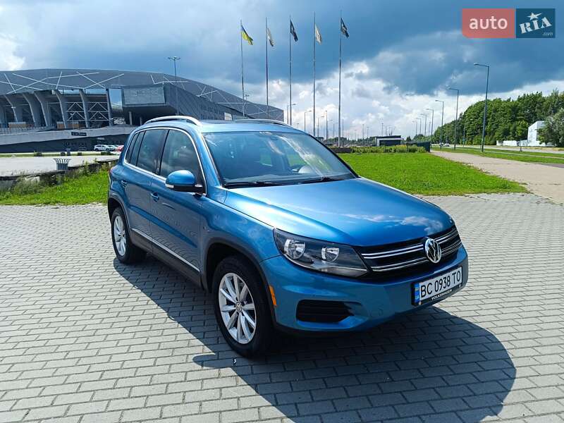 Внедорожник / Кроссовер Volkswagen Tiguan 2016 в 