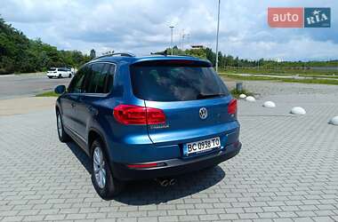 Внедорожник / Кроссовер Volkswagen Tiguan 2016 в 