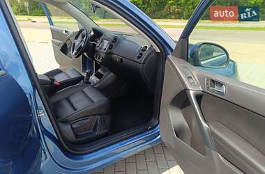 Внедорожник / Кроссовер Volkswagen Tiguan 2016 в 