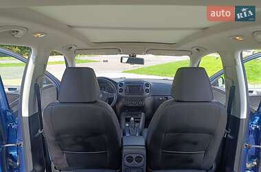 Внедорожник / Кроссовер Volkswagen Tiguan 2016 в 