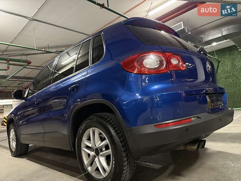 Внедорожник / Кроссовер Volkswagen Tiguan 2010 в Киеве