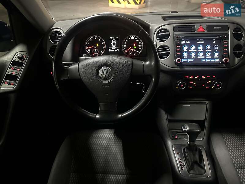 Внедорожник / Кроссовер Volkswagen Tiguan 2010 в Киеве