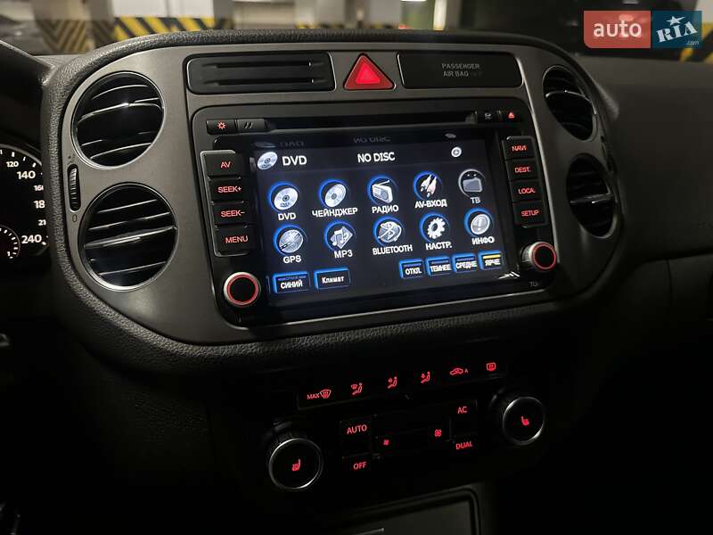 Внедорожник / Кроссовер Volkswagen Tiguan 2010 в Киеве